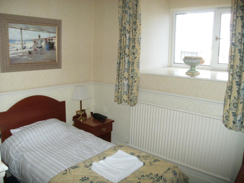 Clarkes Hotel Barrow In Furness Экстерьер фото